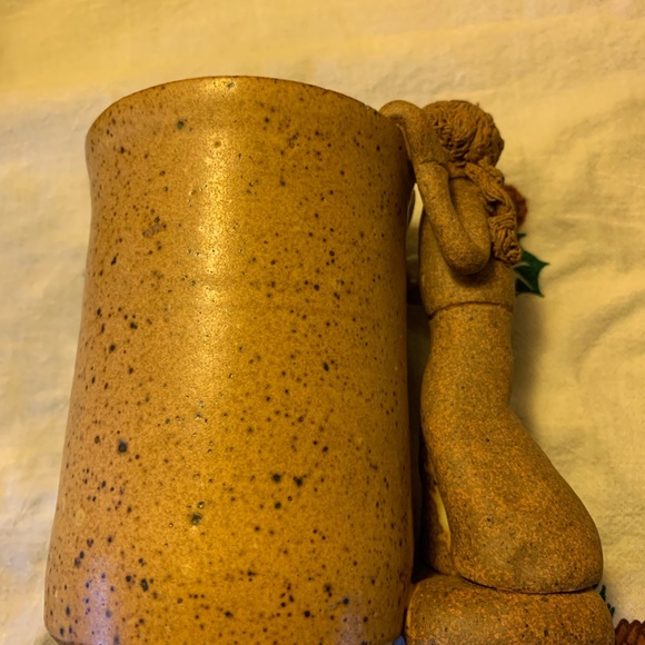 A Milne Pottery Collector’s Mug - Picture 2 of 5